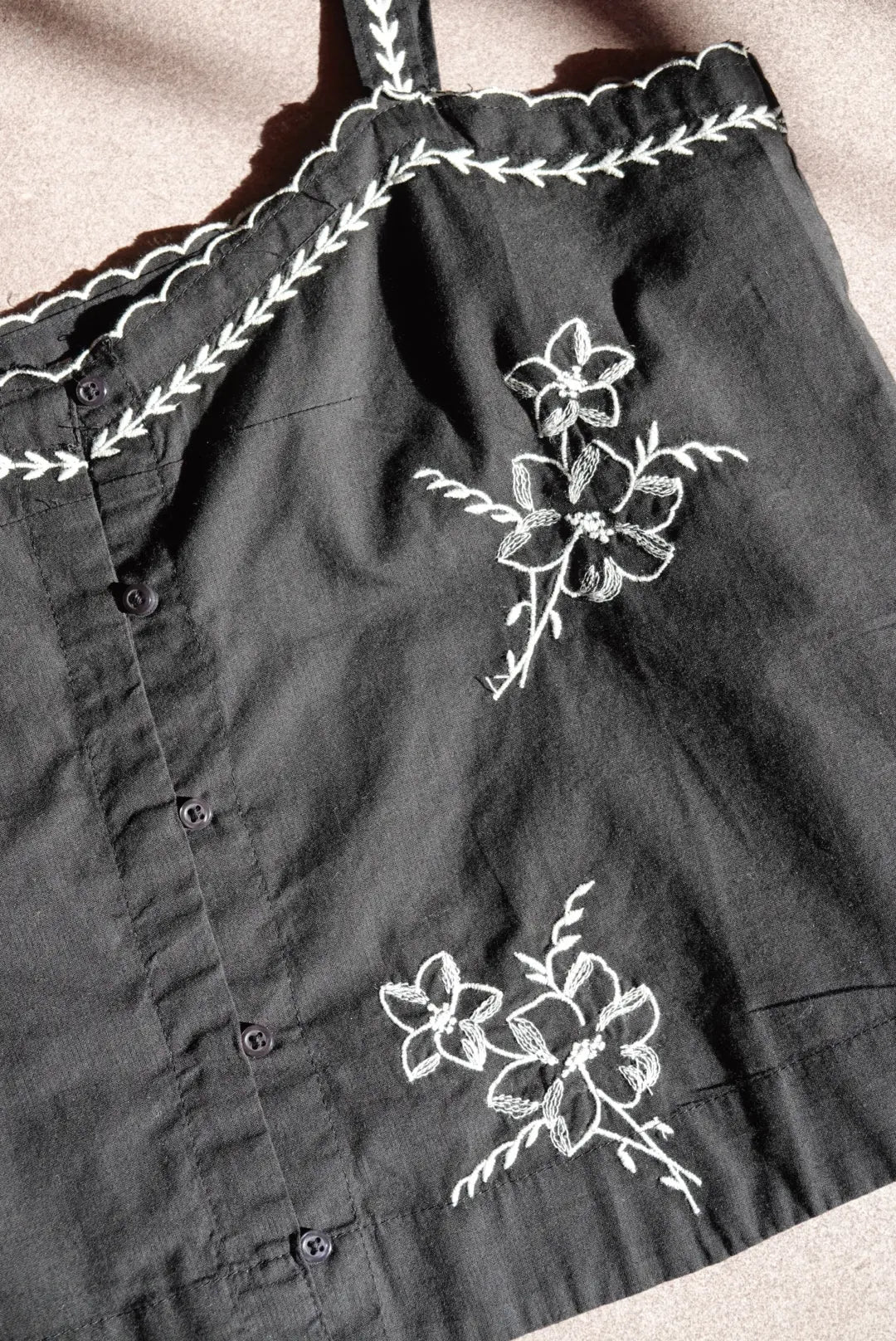 The GREAT Weekend Tank w/ Hanky Embroidery The Great