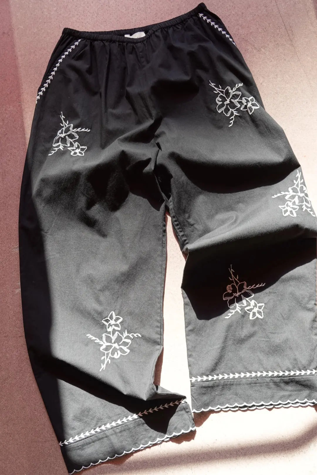 The GREAT Weekend Pant w/ Hanky Embroidery The Great