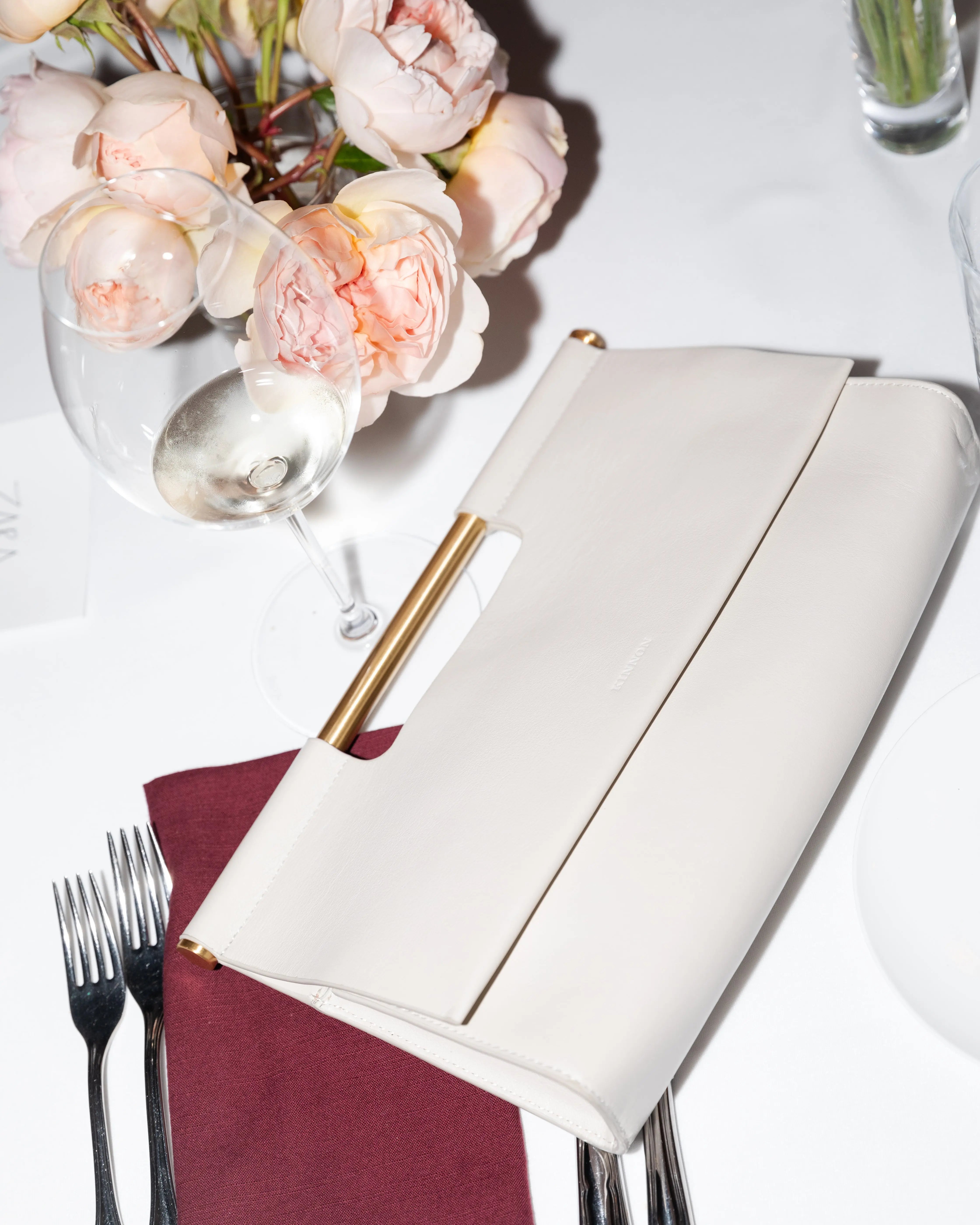 Eve Clutch Kinnon